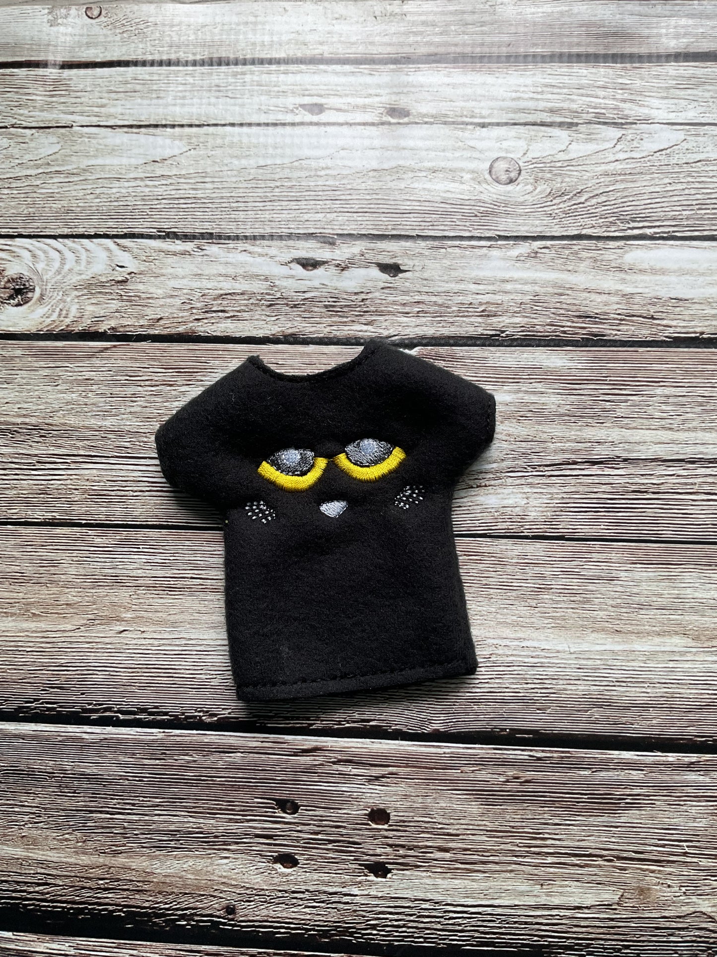(150) Holiday Elf/Doll Sweater featuring Pete the Cat