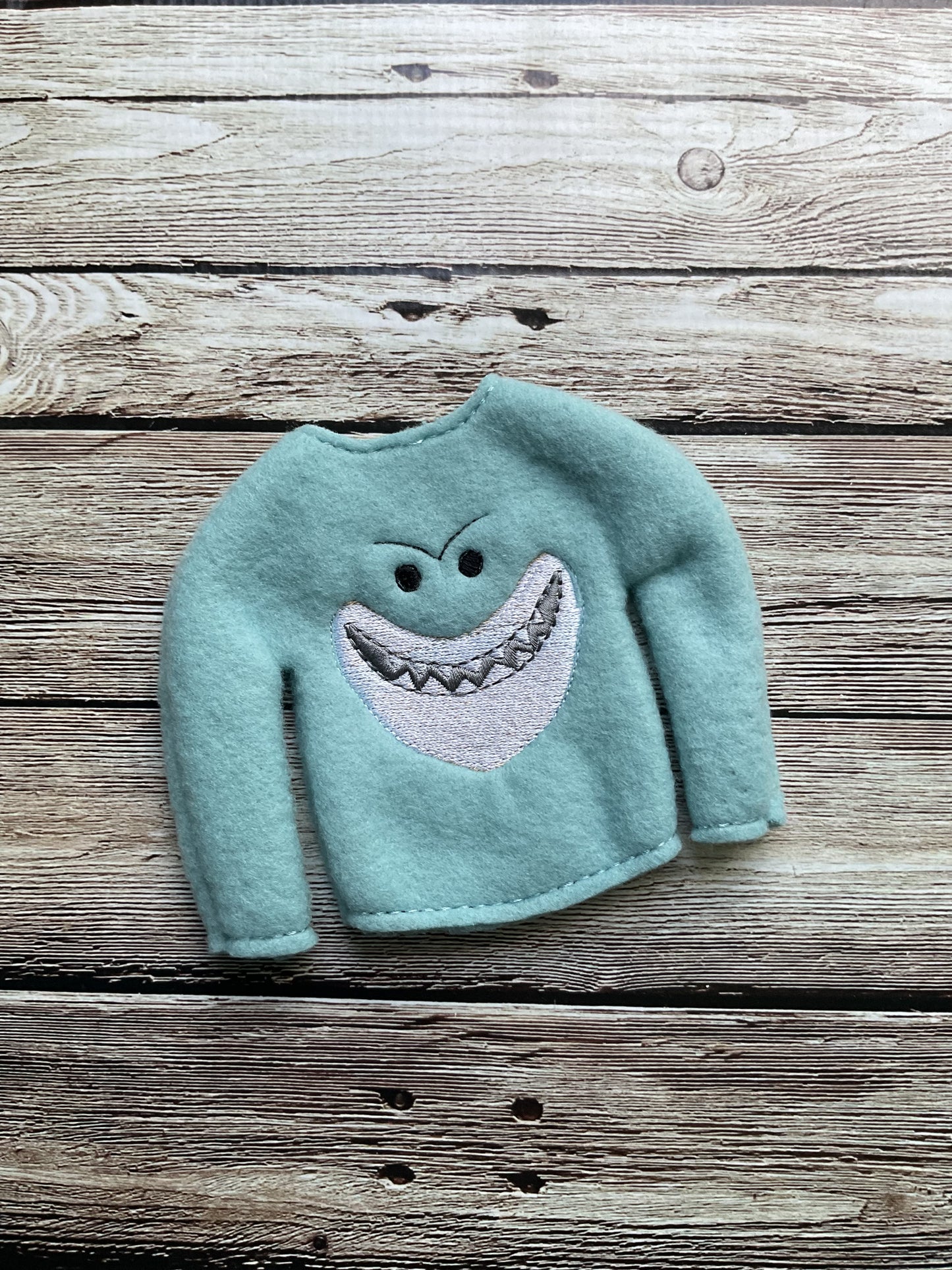 (139) Holiday Elf/Doll Sweater Finding Shark Face