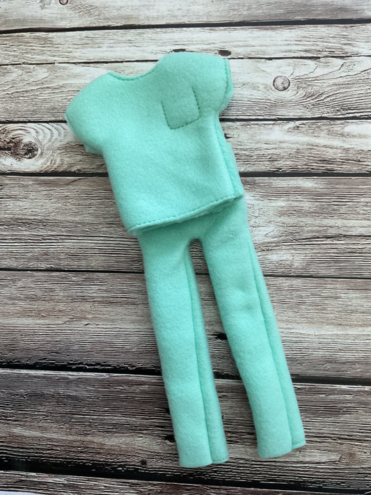 (179) Holiday Elf/Doll Sweater Nurse Scrub