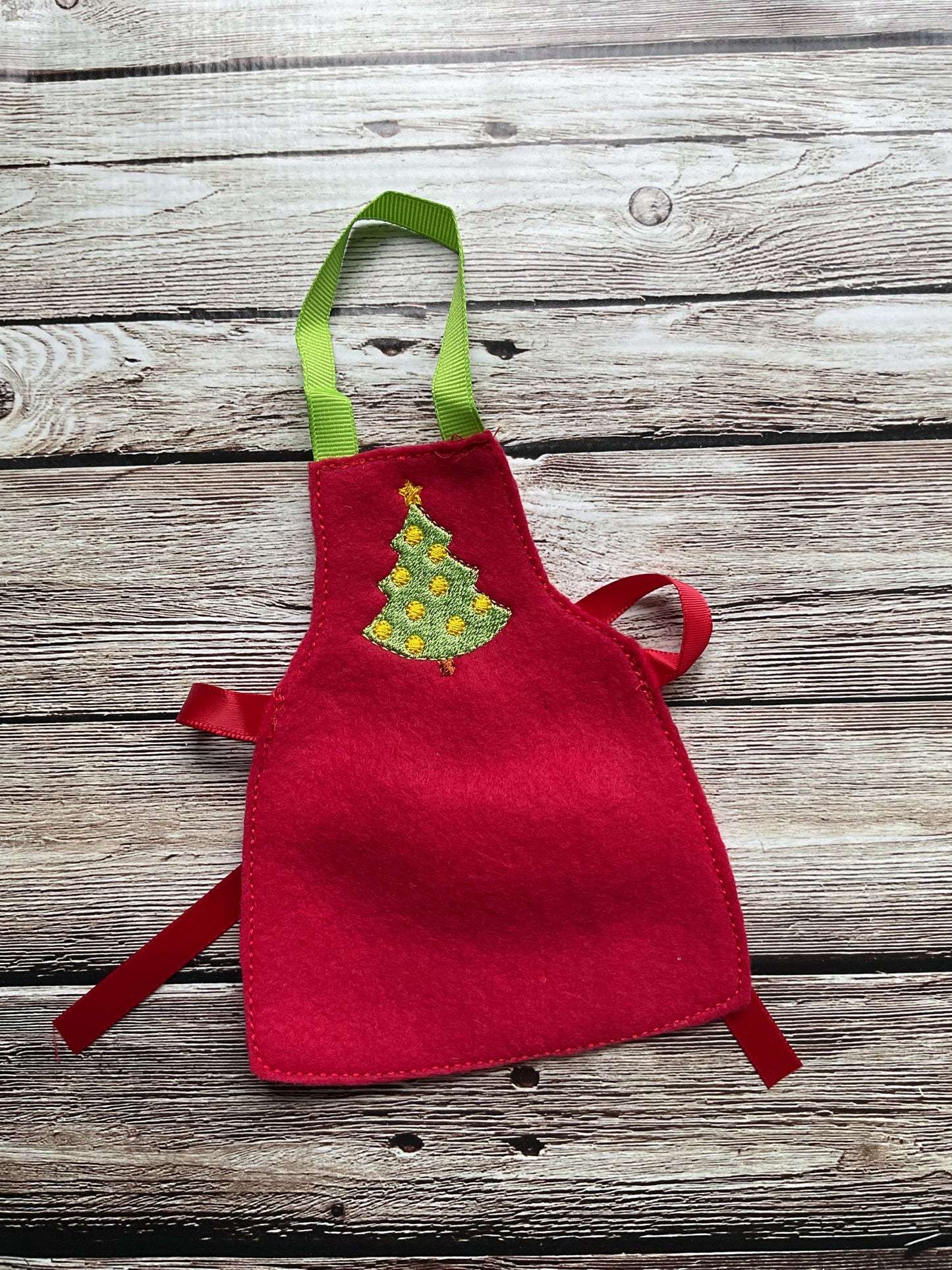(136) Holiday Elf/Doll Christmas Apron
